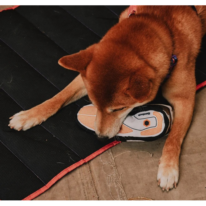 М'яка іграшка Zee.Dog Reebok Pump Omni Lite Sneaker